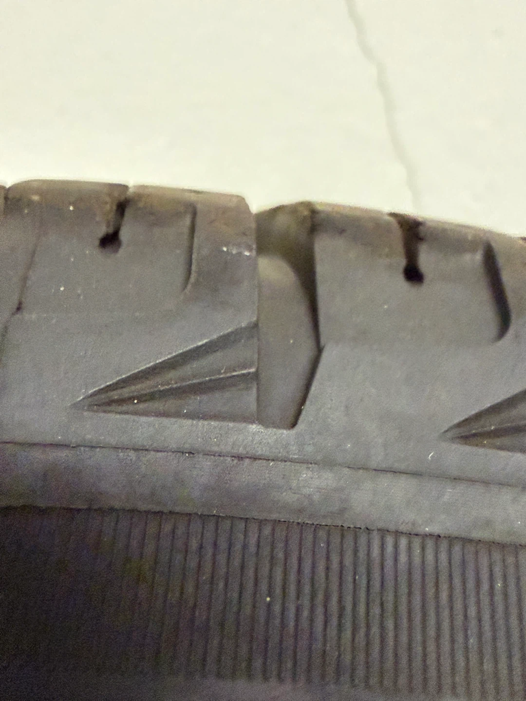 95% new Michelin X-Ice snow tires and wheel 205/60/R16 - photo 4