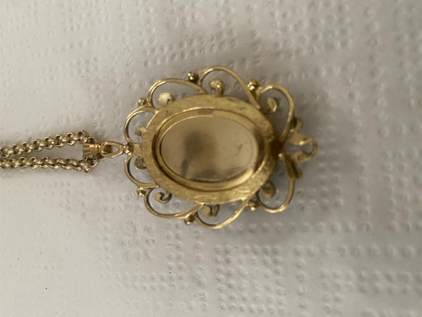 Vintage Cameo Pendant Necklace - photo 2