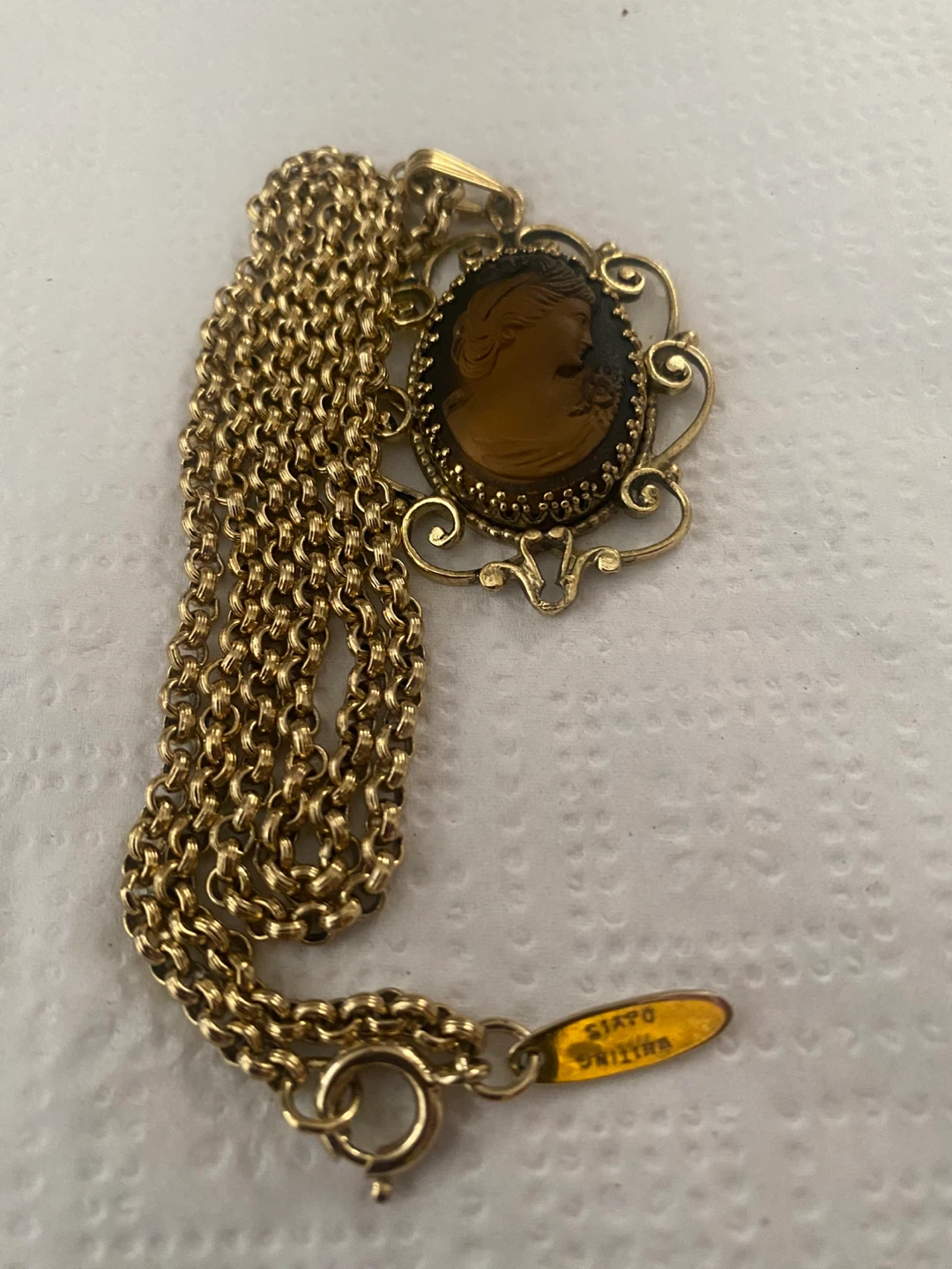 Vintage Cameo Pendant Necklace - photo 3