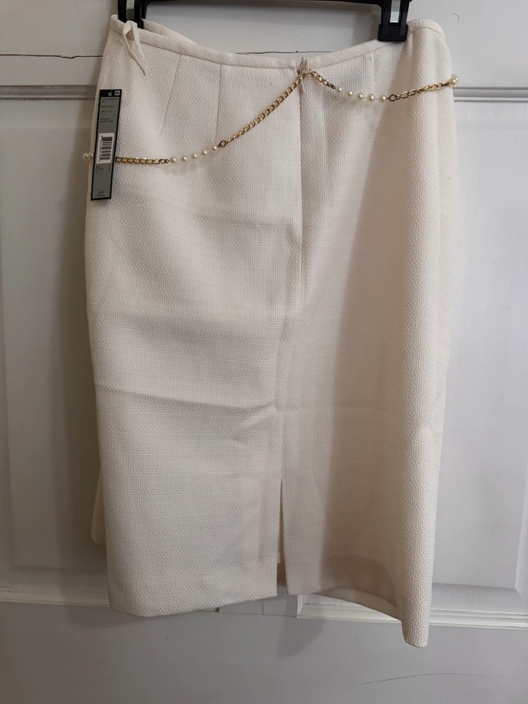 White Tweed Skirt with Pearl & Gold Chain Detail - Size 4 - photo 3