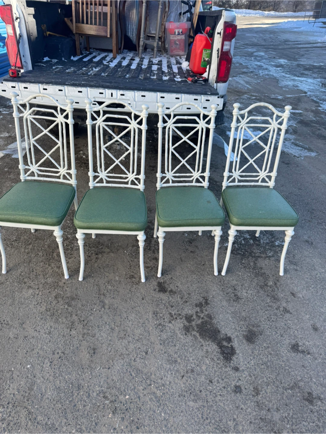 Set of 4 White Metal Lattice Chairs with Green Cushions