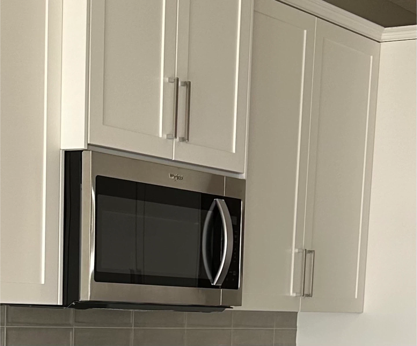 Whirlpool Over-the-Range Microwave - photo 2