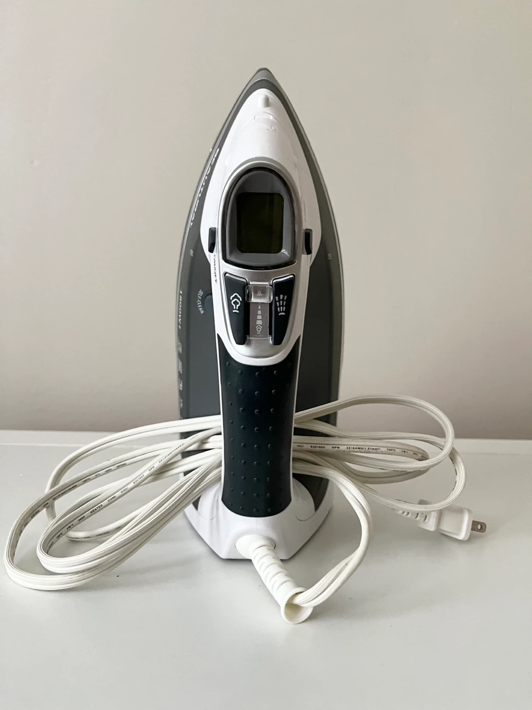 BEAUTURAL Steam Iron 1800W - photo 2