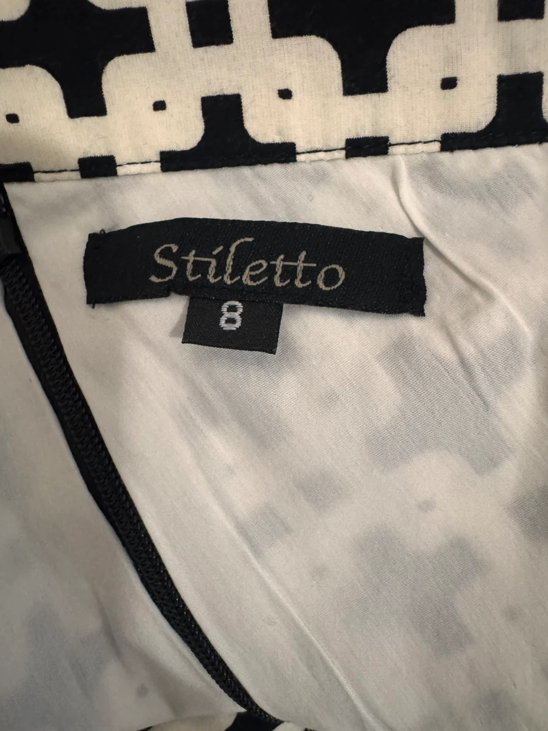 Stiletto Skirt Size 8 Black and White Patterned - photo 3