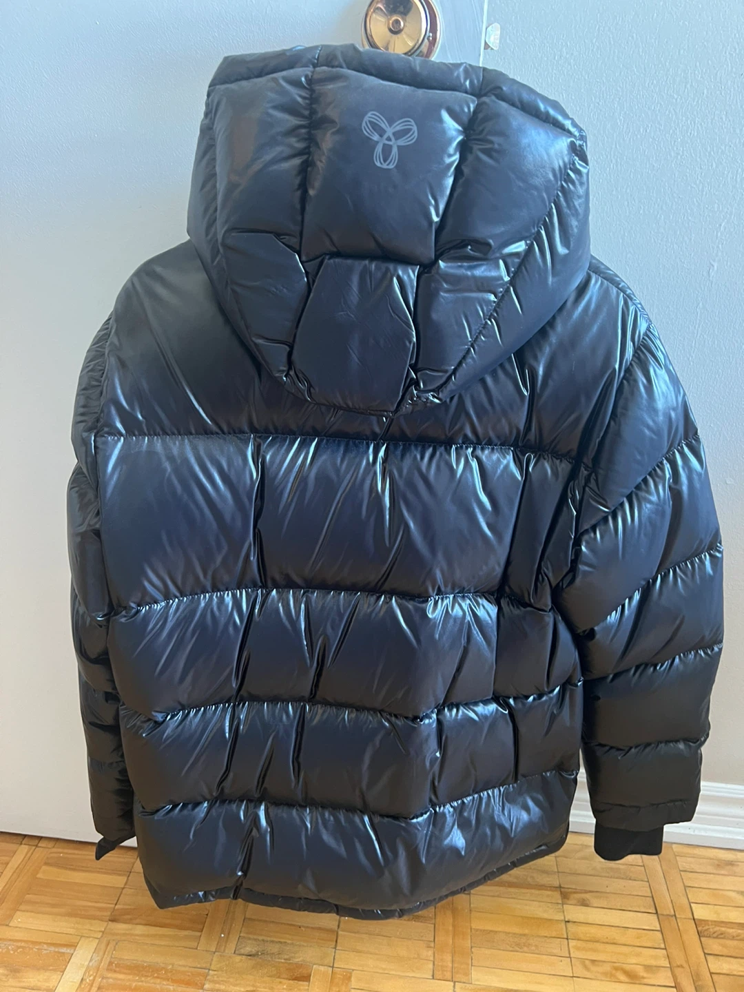 ARITZIA Super Puff Jacket Size M Black Hi-gloss - photo 2