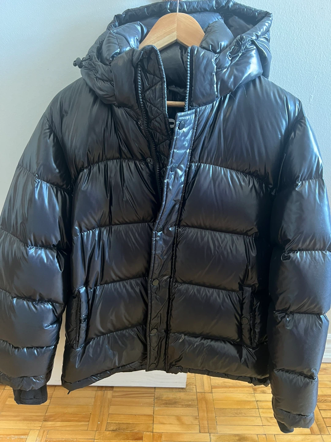 ARITZIA Super Puff Jacket Size M Black Hi-gloss