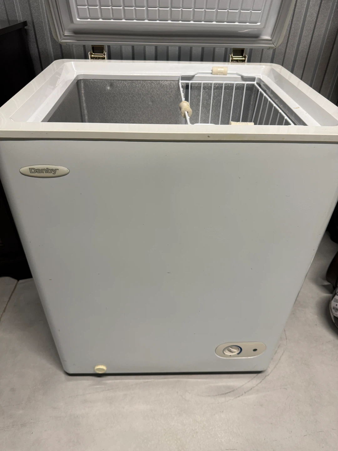 Danby Chest Freezer DCF401W