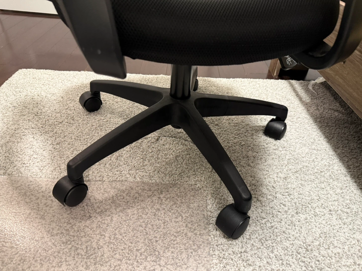 Black Mesh Office Chair - photo 3