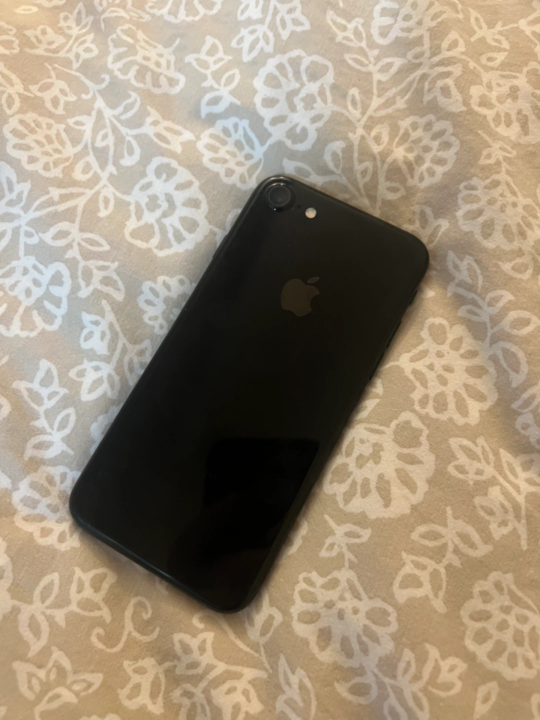 Apple iPhone 7 JET Black/128GB - photo 2