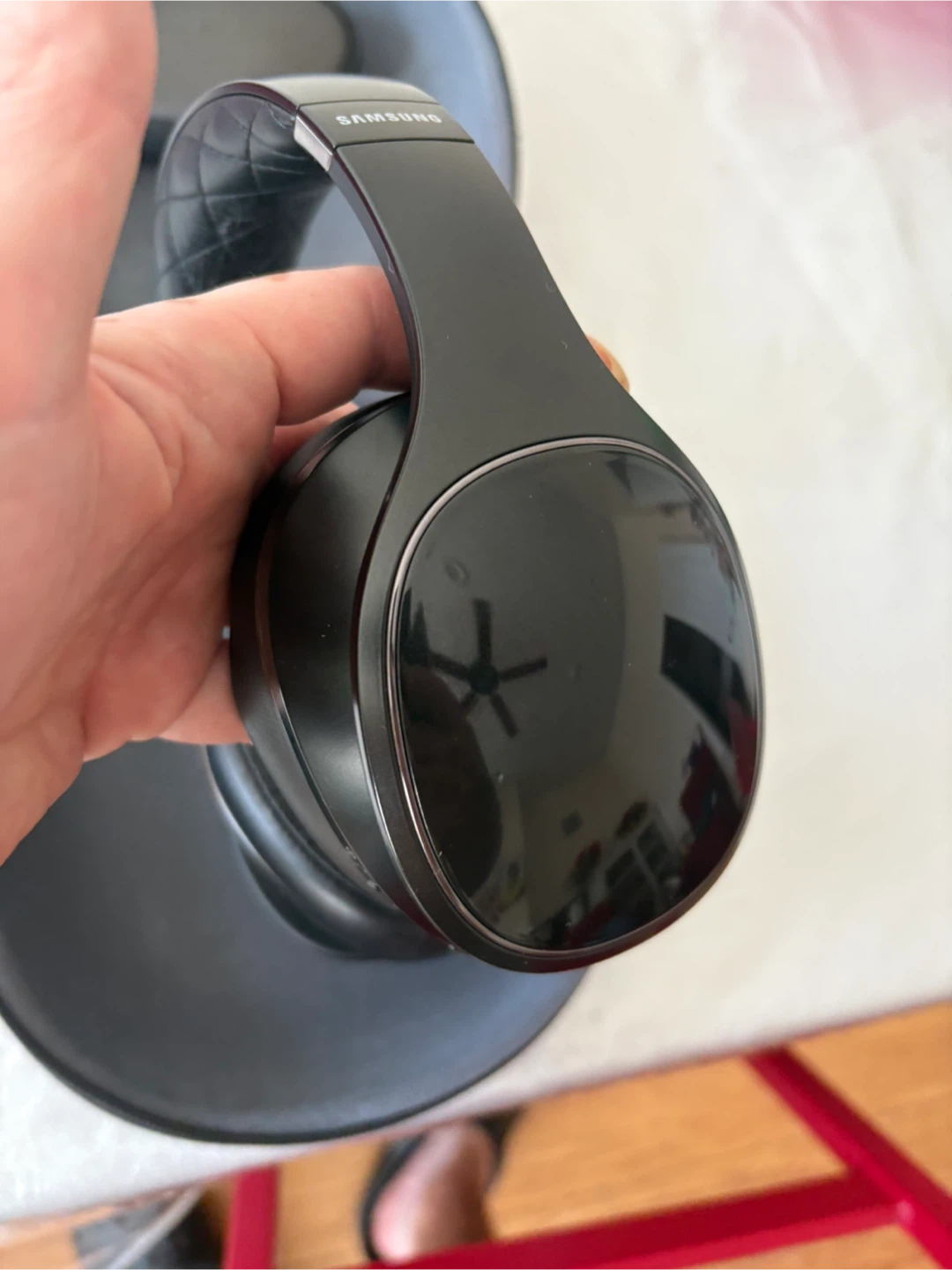 Samsung Level Over Wireless Headphones with Case - photo 4