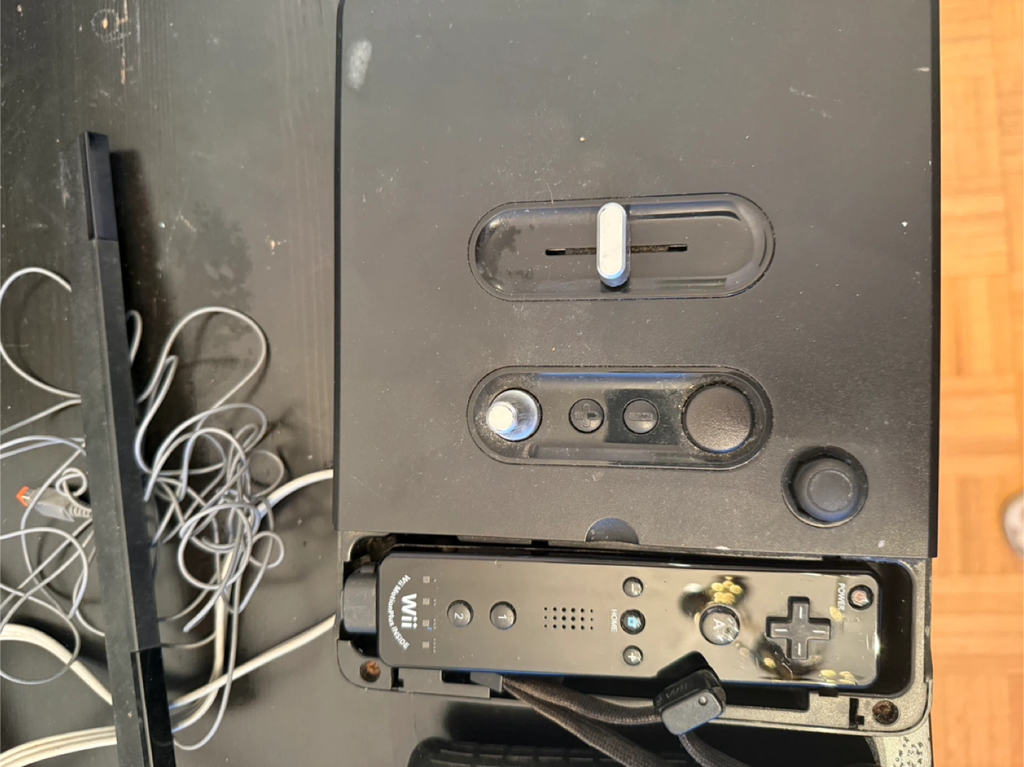 Nintendo Wii Console with Controllers - photo 3