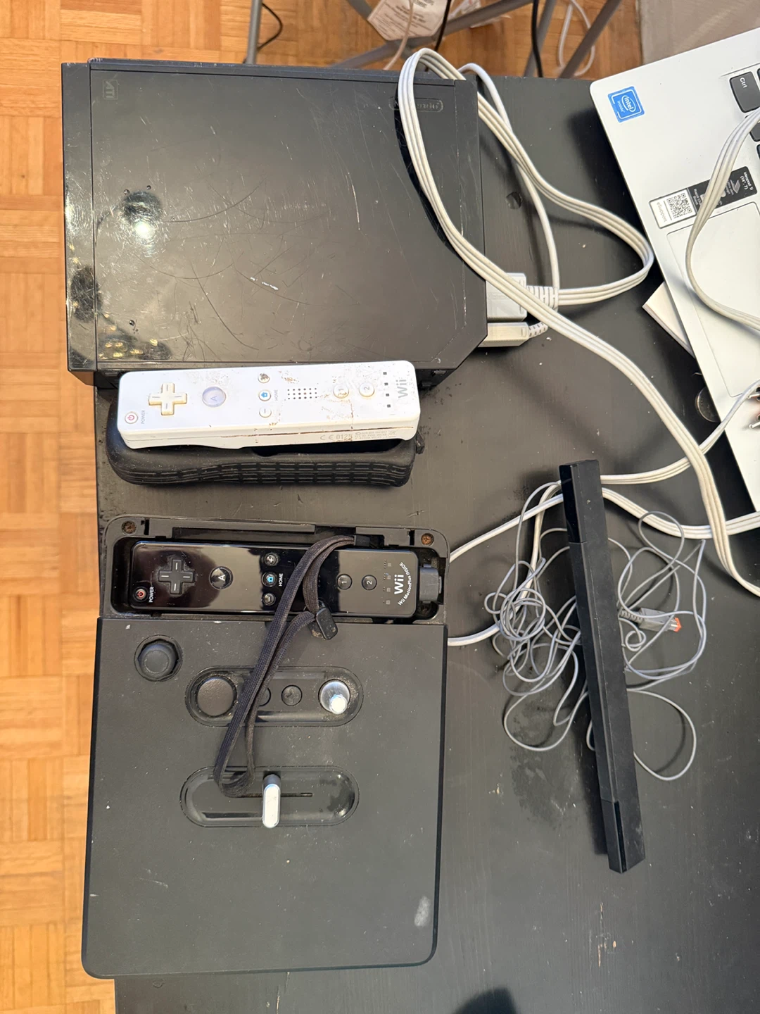 Nintendo Wii Console with Controllers - photo 2