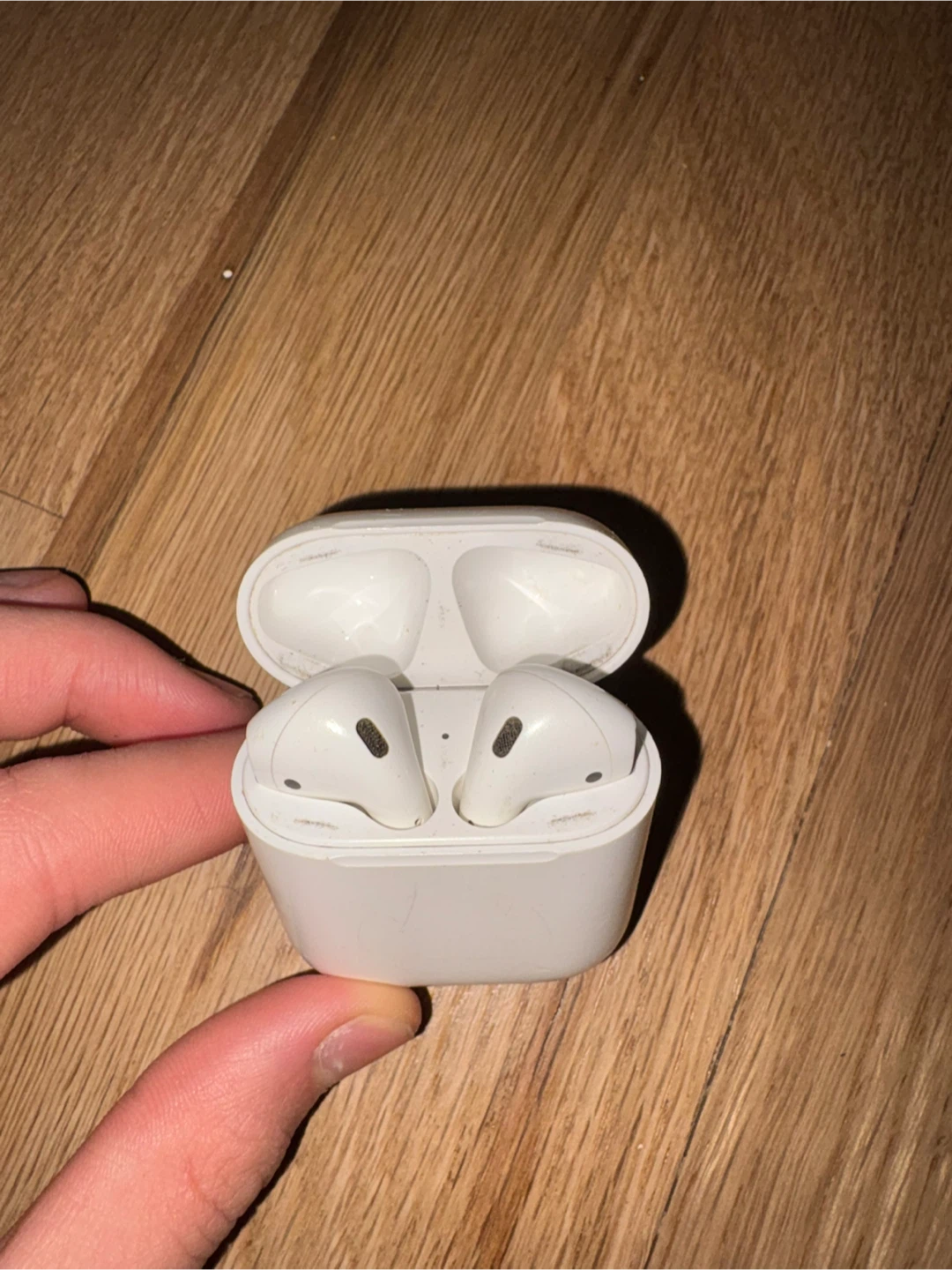 Apple AirPods (2nd Gen) - photo 3