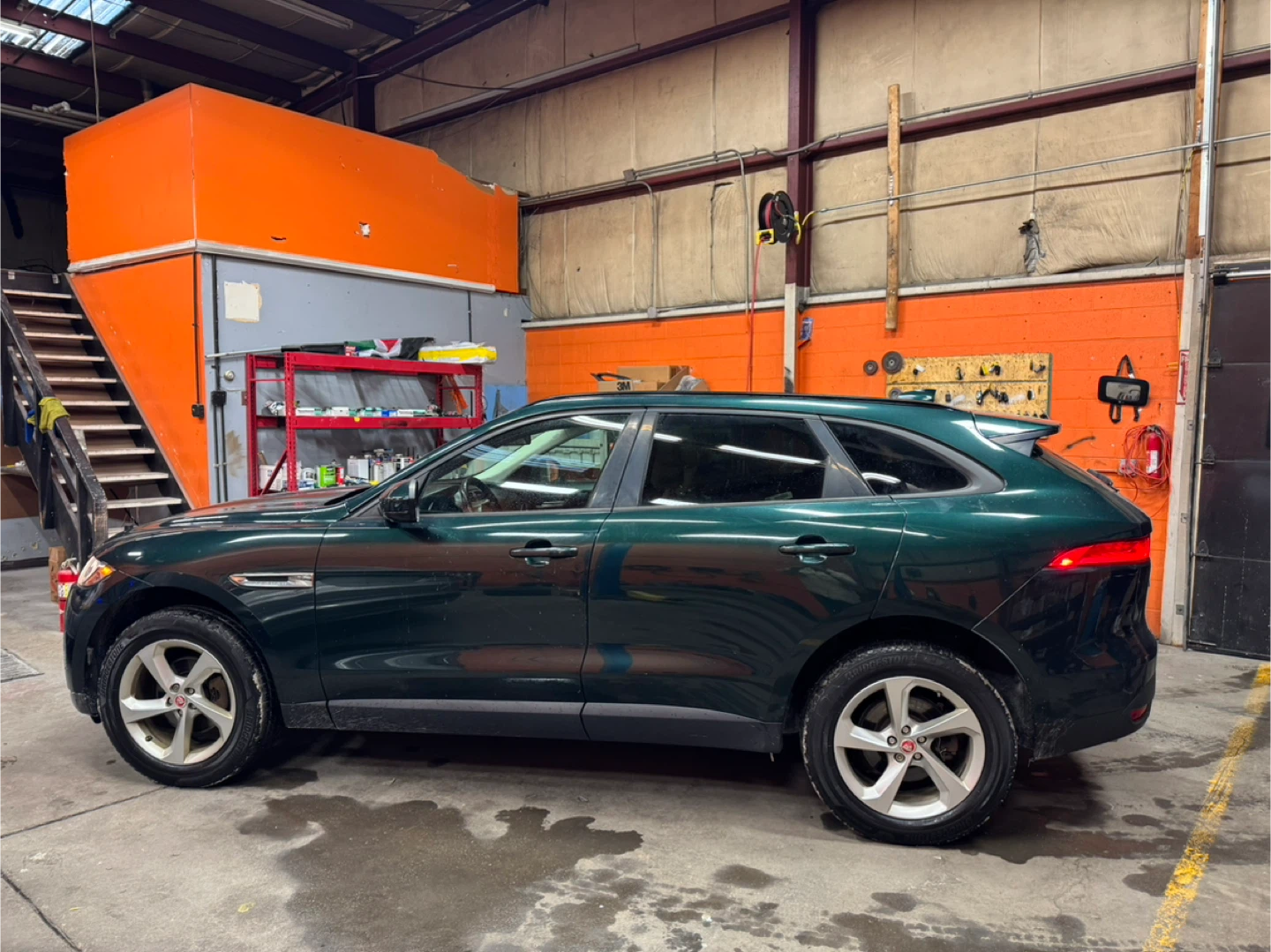 2018 Jaguar F-PACE · 25t Premium Sport Utility 4D - photo 4