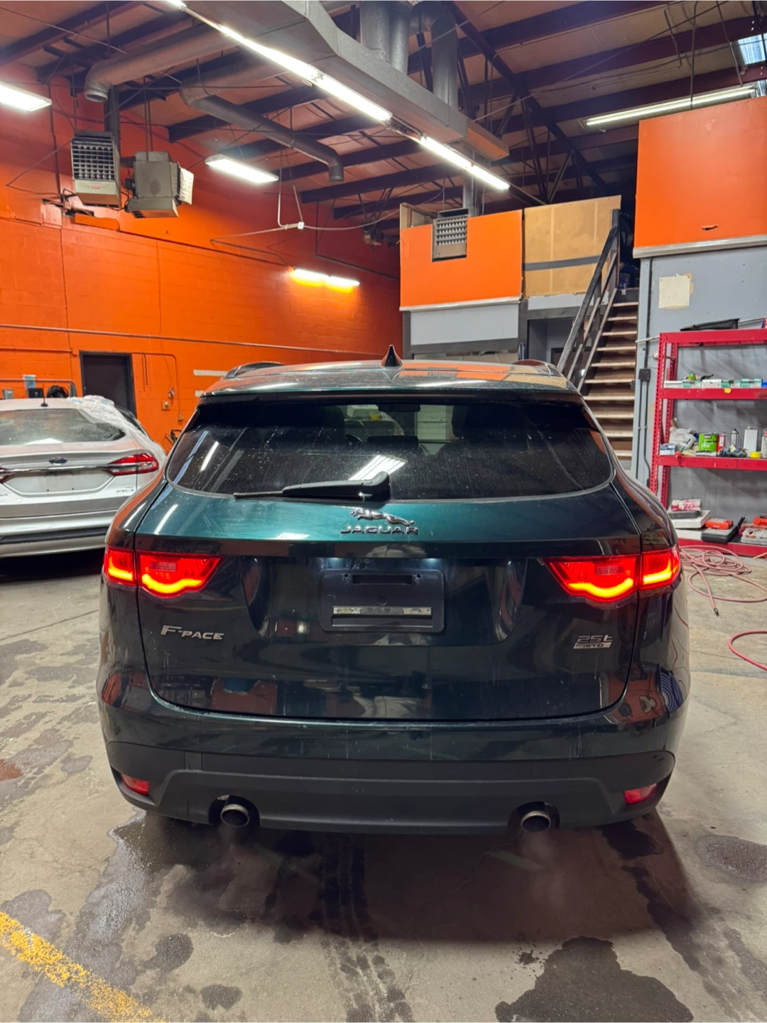 2018 Jaguar F-PACE · 25t Premium Sport Utility 4D - photo 3