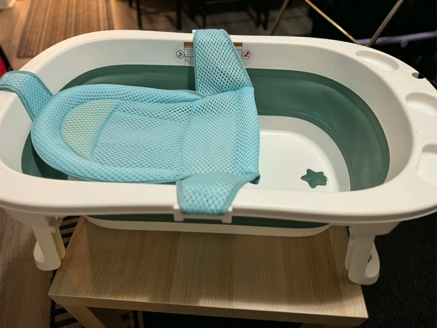 Collapsible Baby Bathtub with Blue Mesh Sling