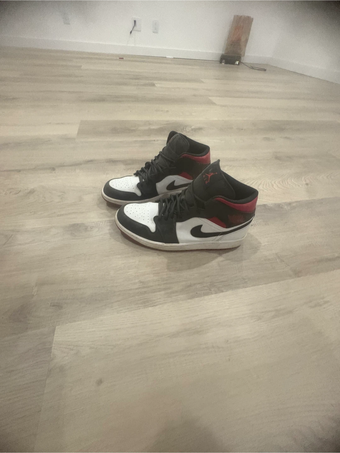 Air Jordan 1 Mid Sneakers - photo 5