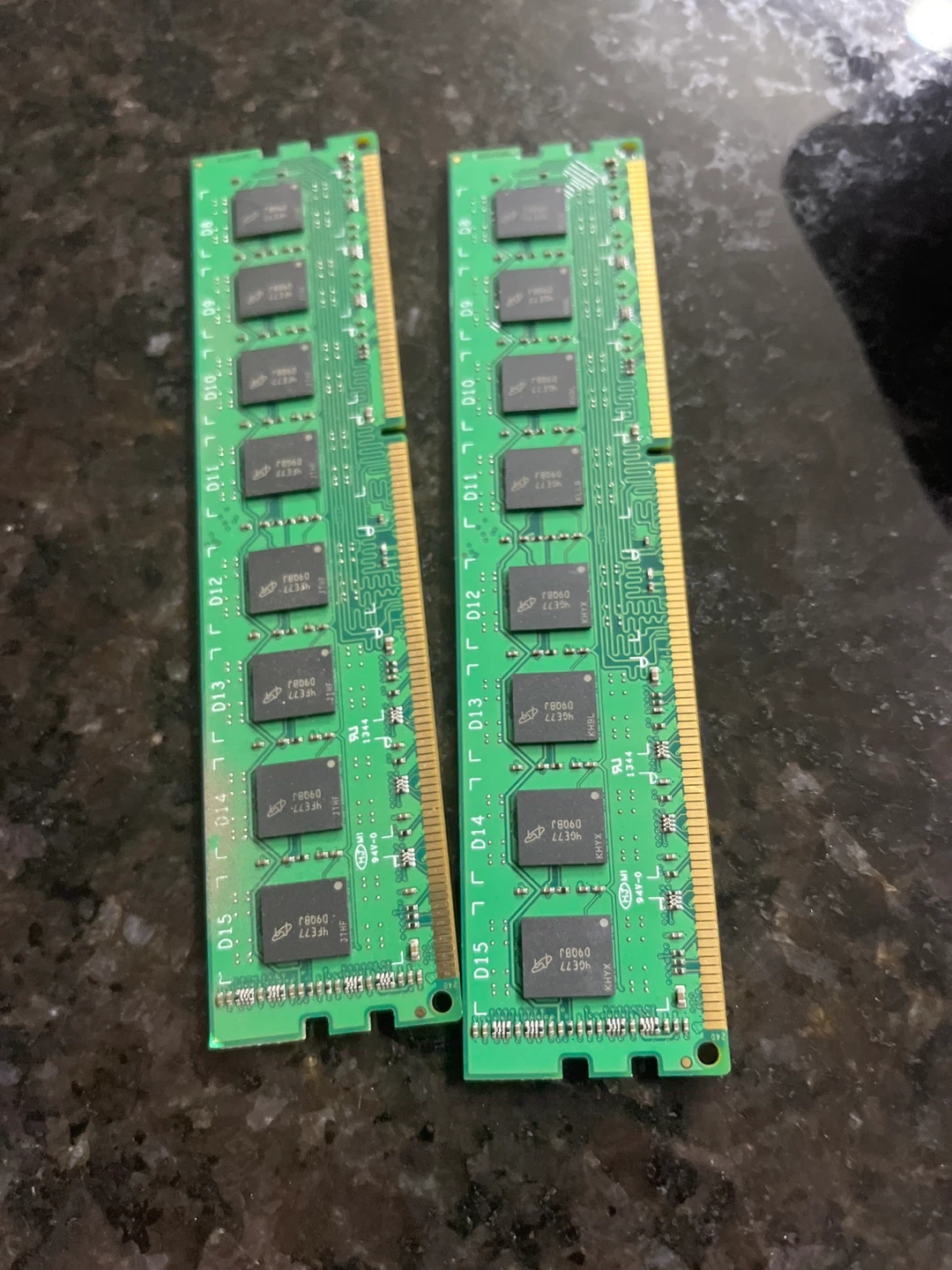 Crucial CT102464BA160B 8GB DDR3 RAM Sticks (2x) - photo 2