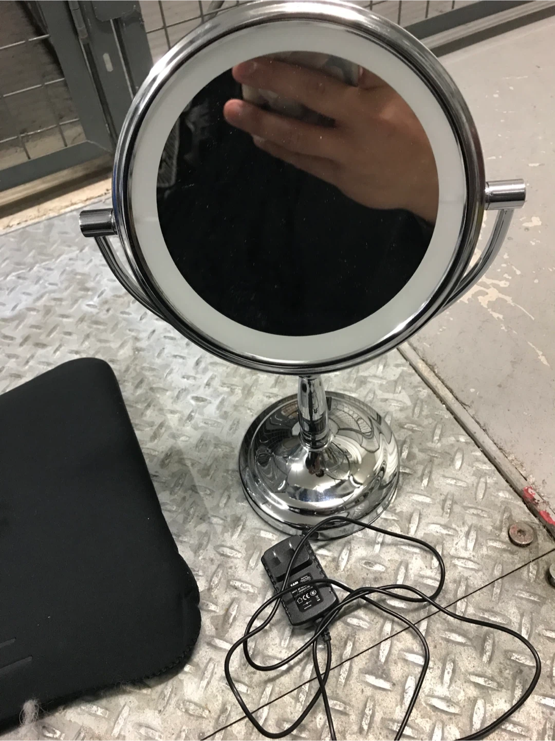 LED Lighted Vanity Mirror with Charger