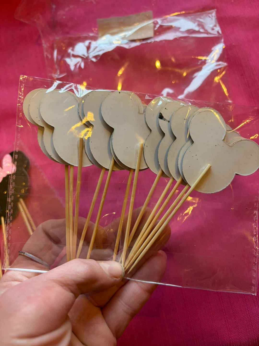 Minnie Mouse Cupcake Toppers - 19 Pieces - photo 2