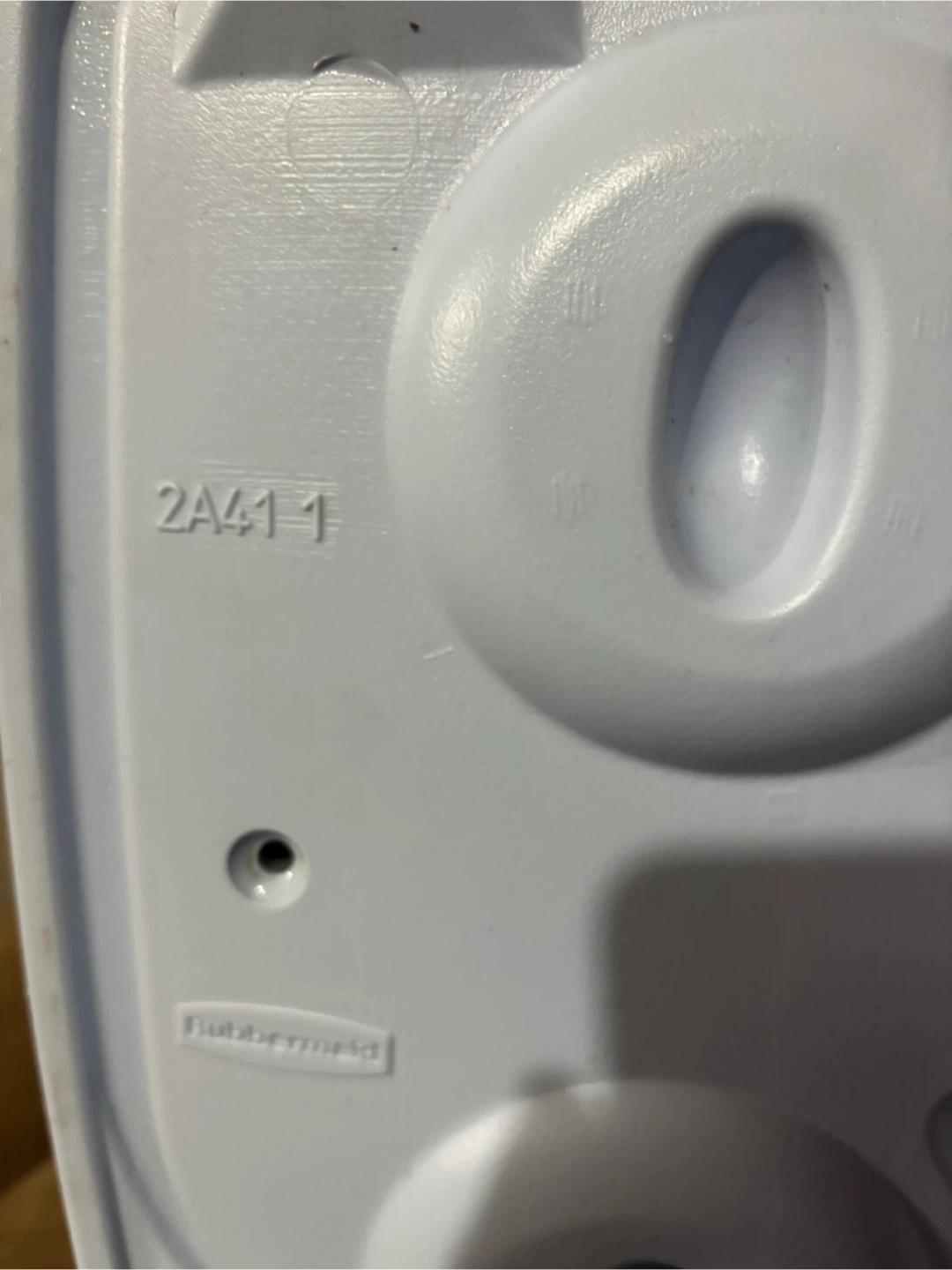 Rubbermaid Cooler - photo 3