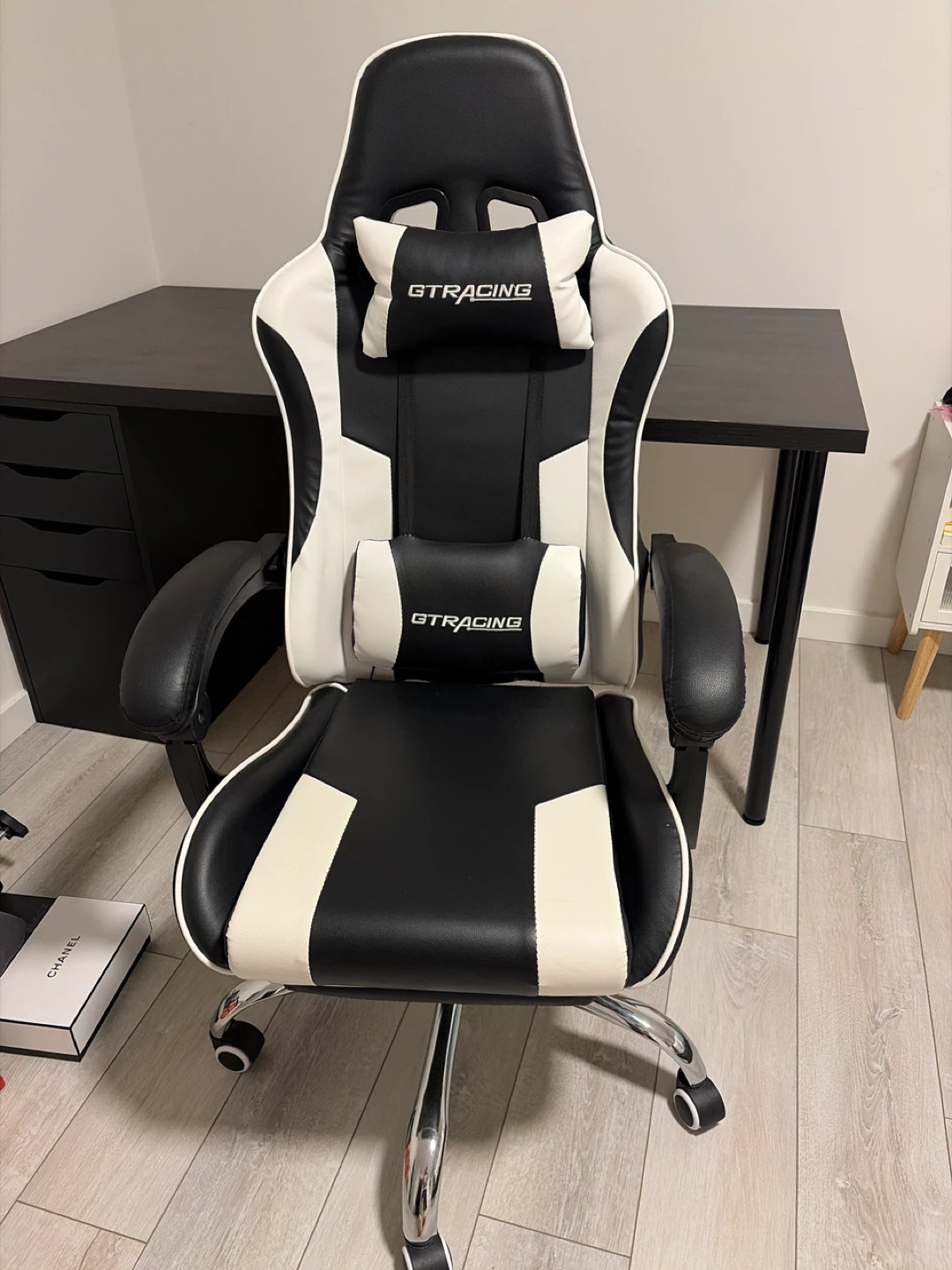 GTRACING Gaming Chair - Black and White