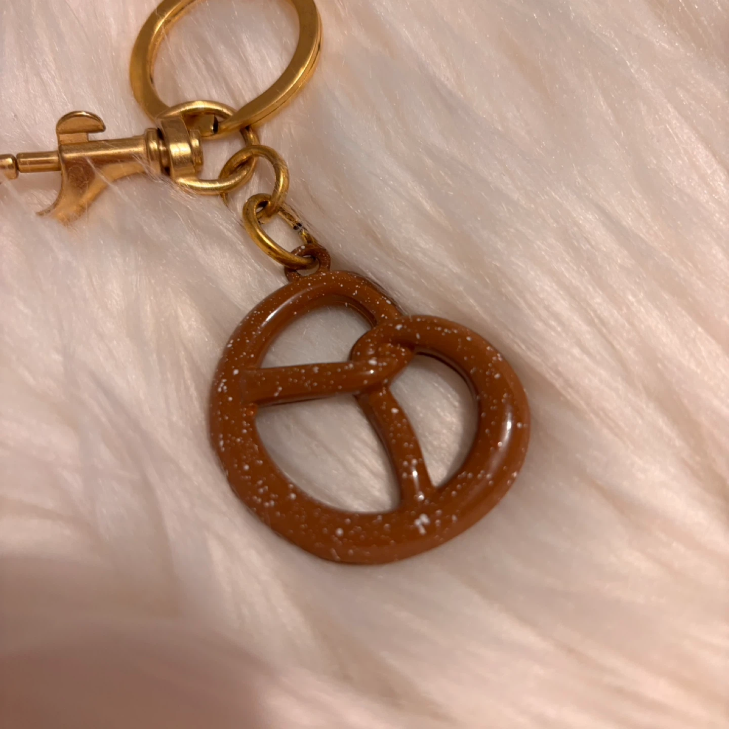 Pretzel Charm Keychain - photo 2