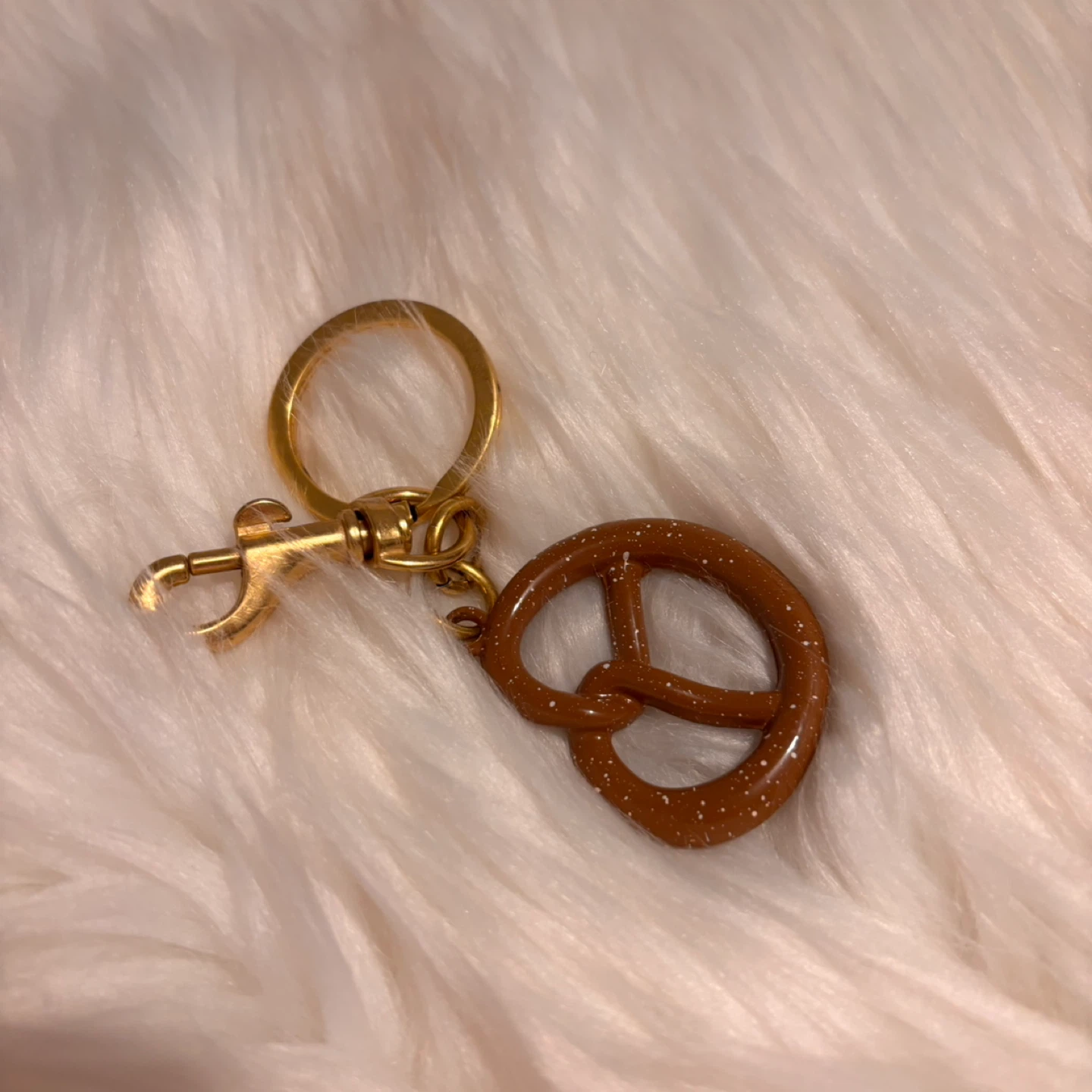 Pretzel Charm Keychain - photo 3