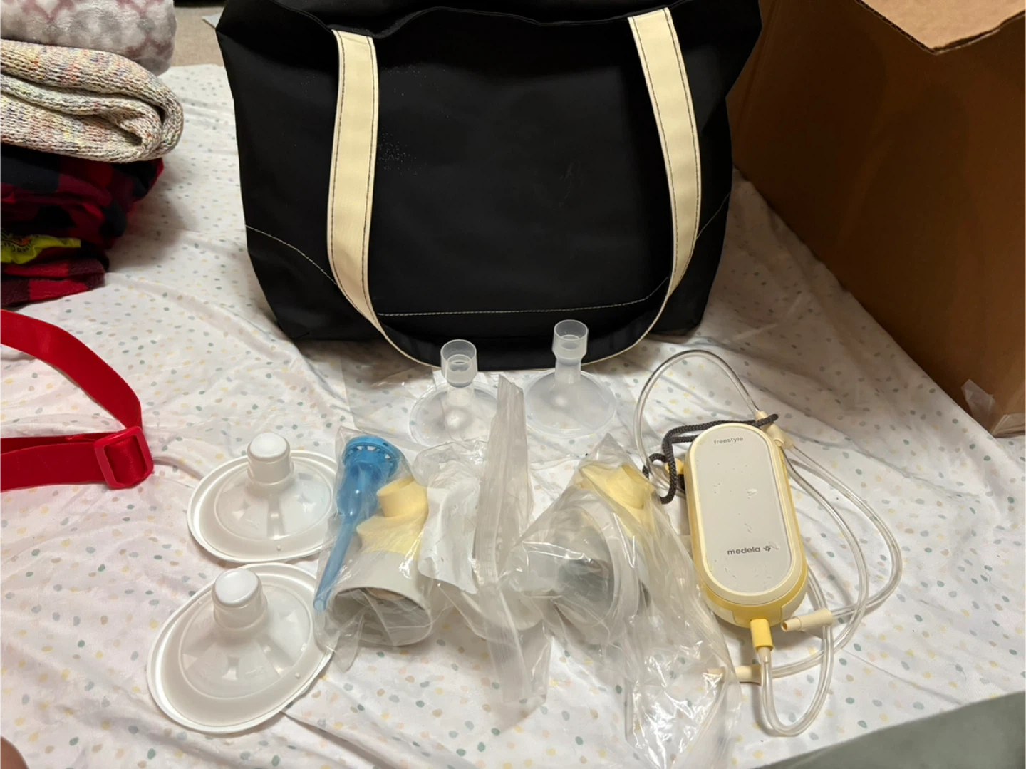 Medela Freestyle Breast Pump with Tote Bag