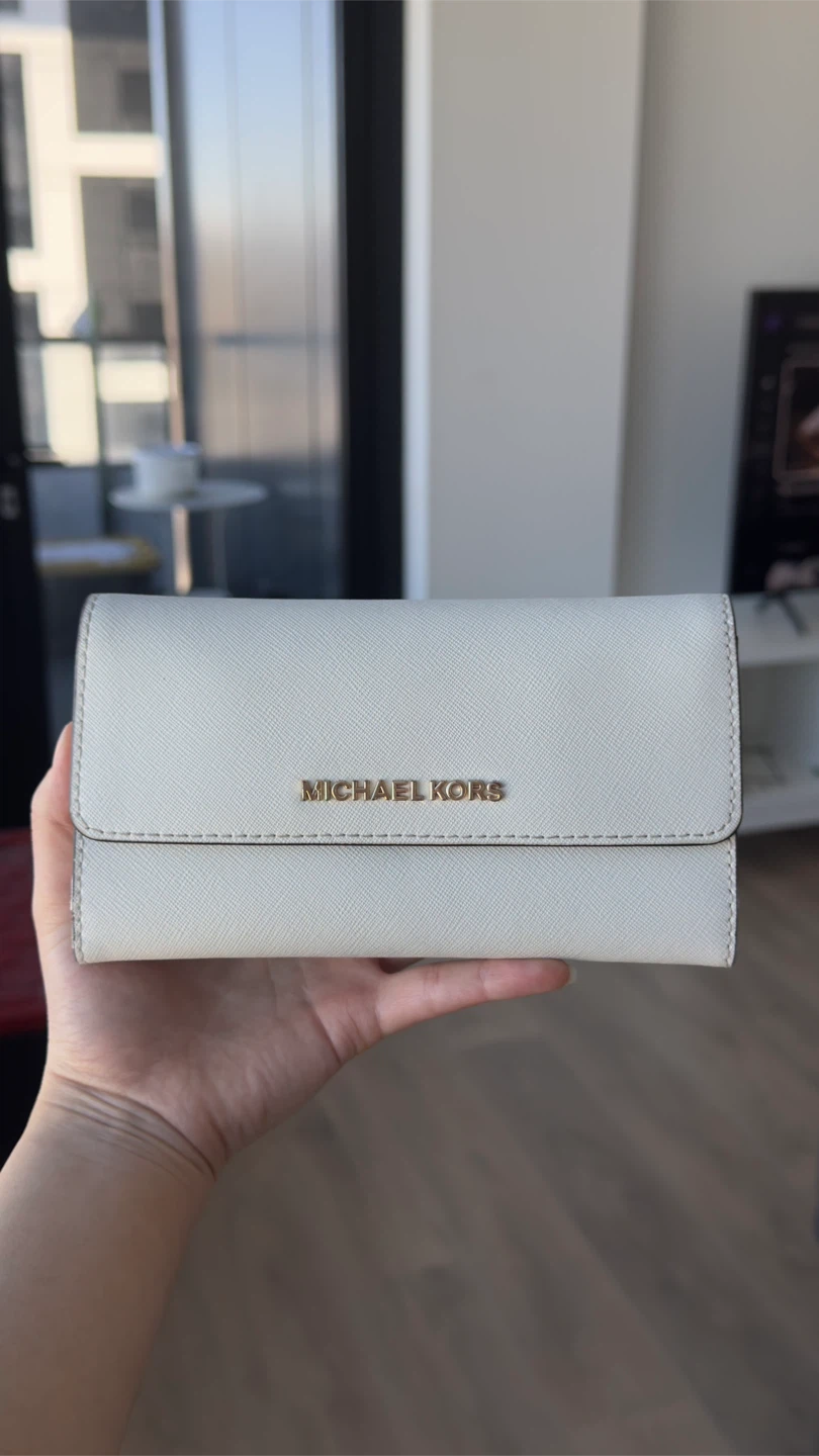 Michael Kors White Leather Wallet - photo 2