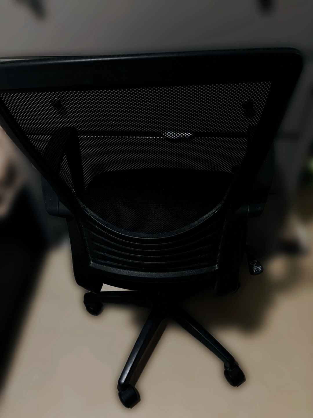 Black Mesh Office Chair - photo 2
