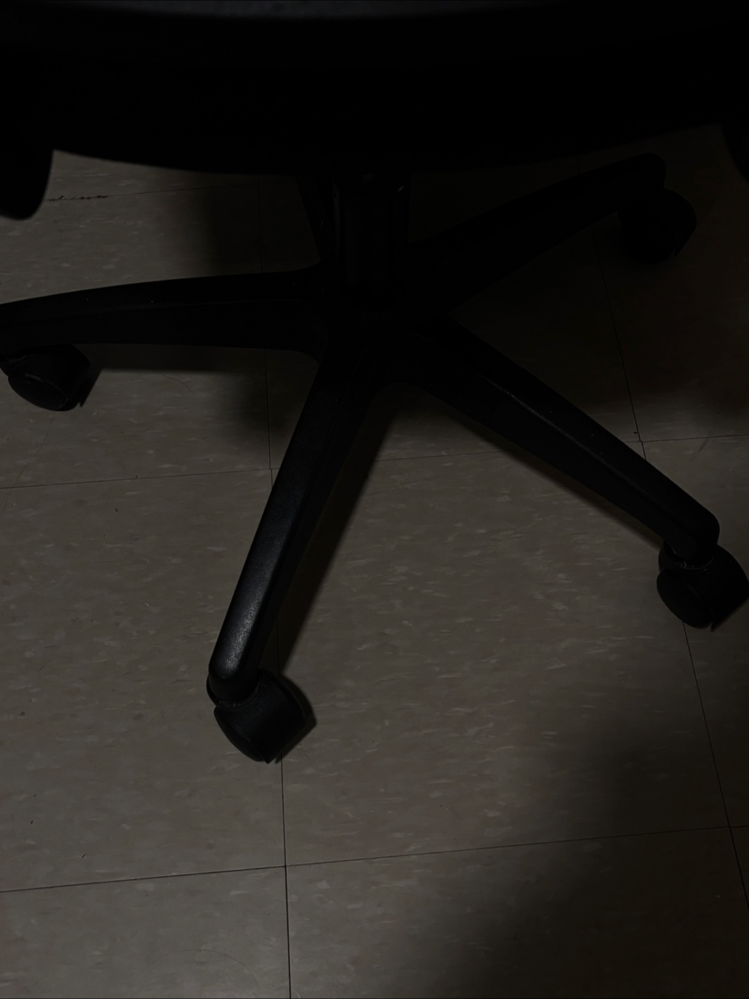Black Mesh Office Chair - photo 3
