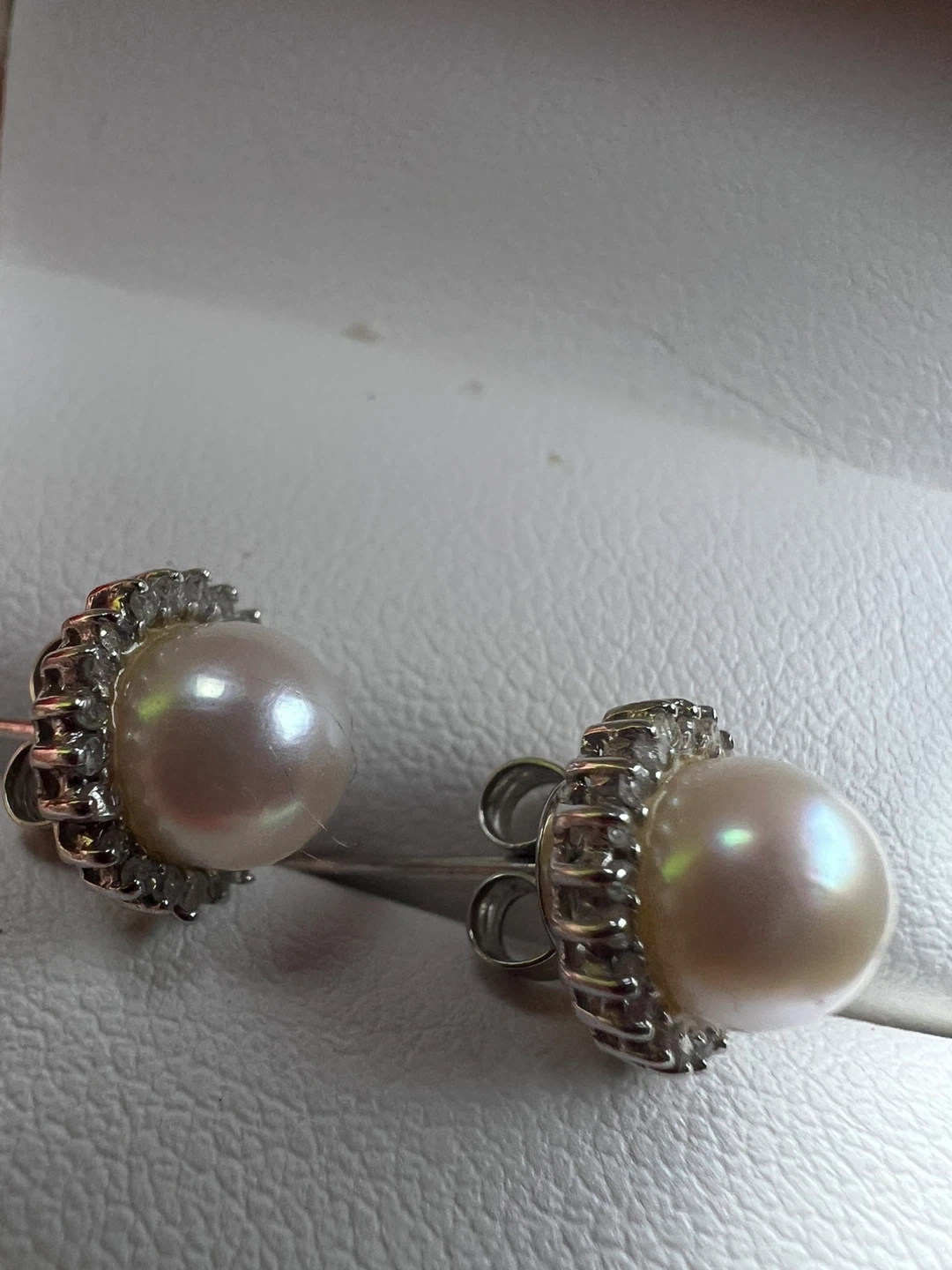 14 k Pearl and Diamond Stud Earrings - photo 2