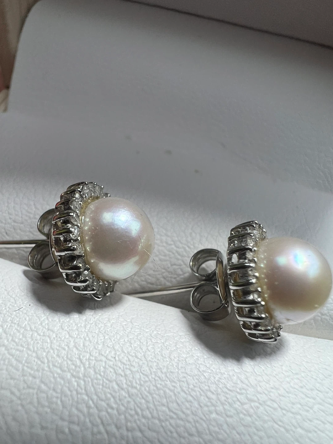 14 k Pearl and Diamond Stud Earrings - photo 3