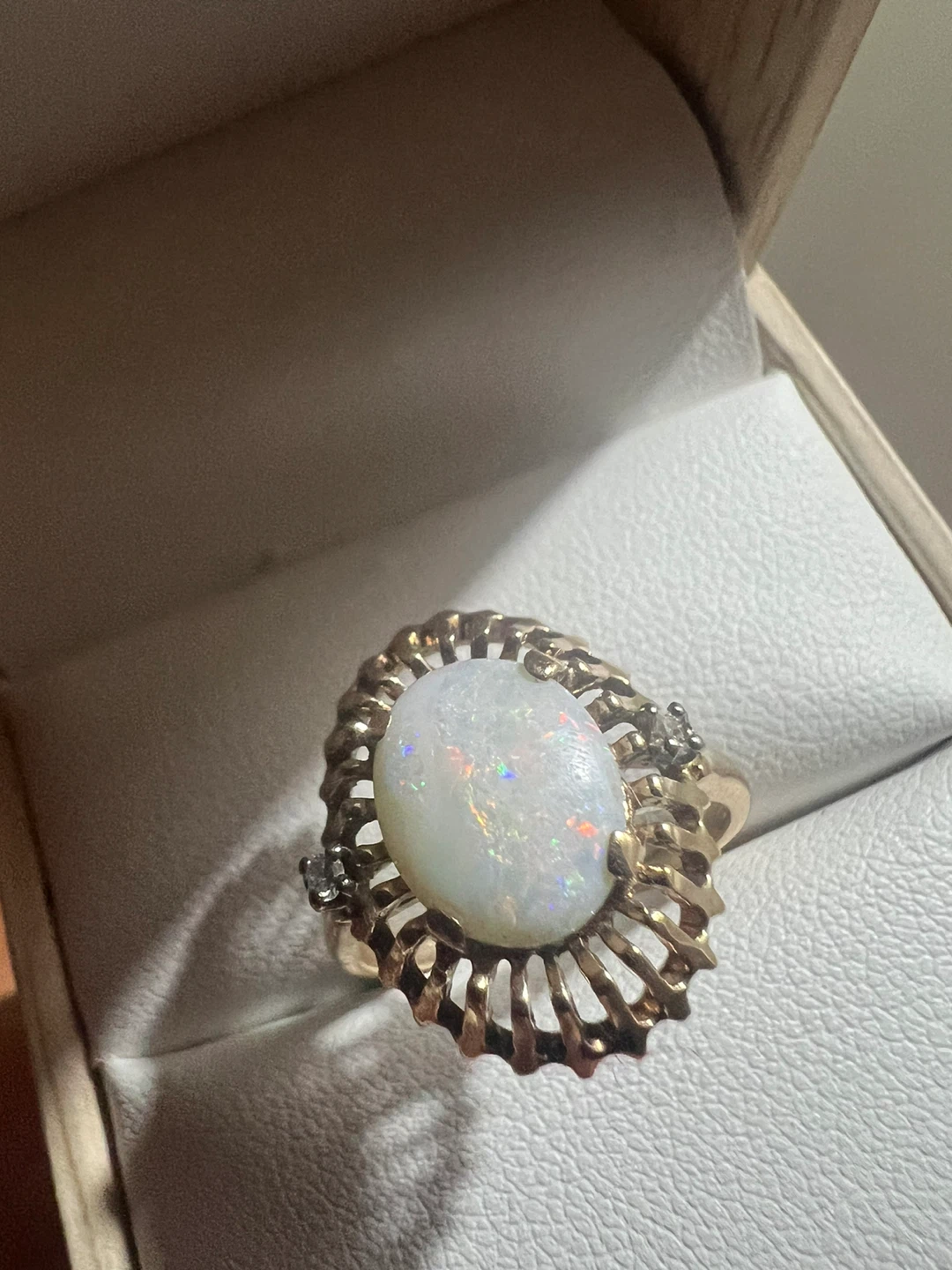 14 k Vintage Opal Ring with 2 diamonds - photo 3