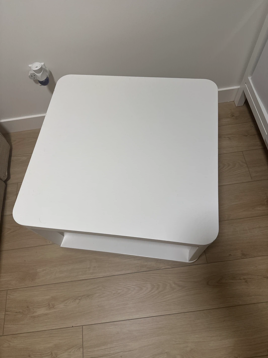 IKEA White Coffee Table with Shelf - photo 3