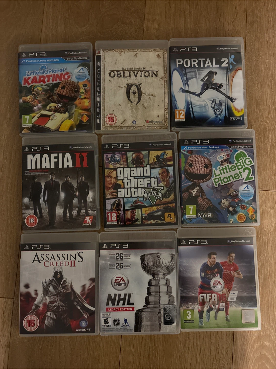 PlayStation 3 Console with 9 Games - photo 3