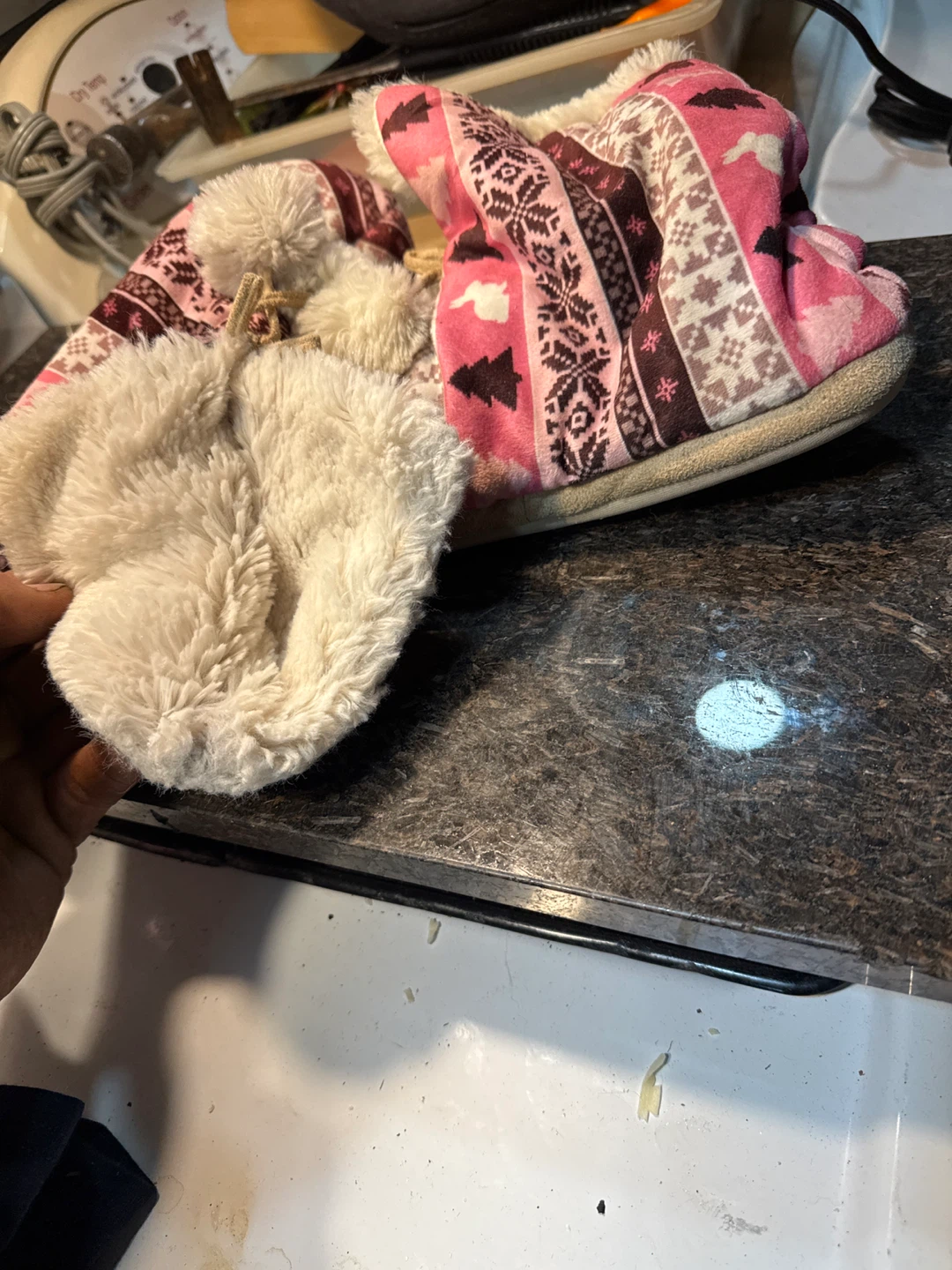 PJ Couture Pink Patterned Fleece Lined Slippers - photo 3