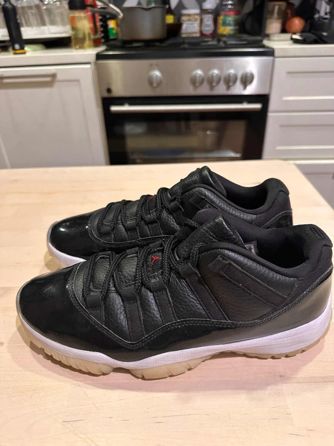 Air Jordan 11 Retro Low 72-10 - photo 3