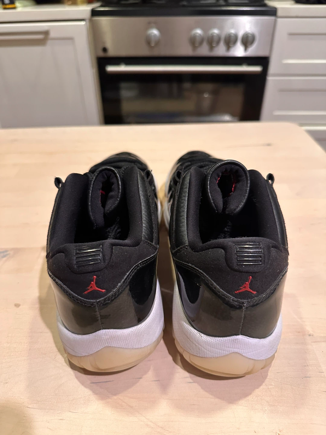 Air Jordan 11 Retro Low 72-10 - photo 4
