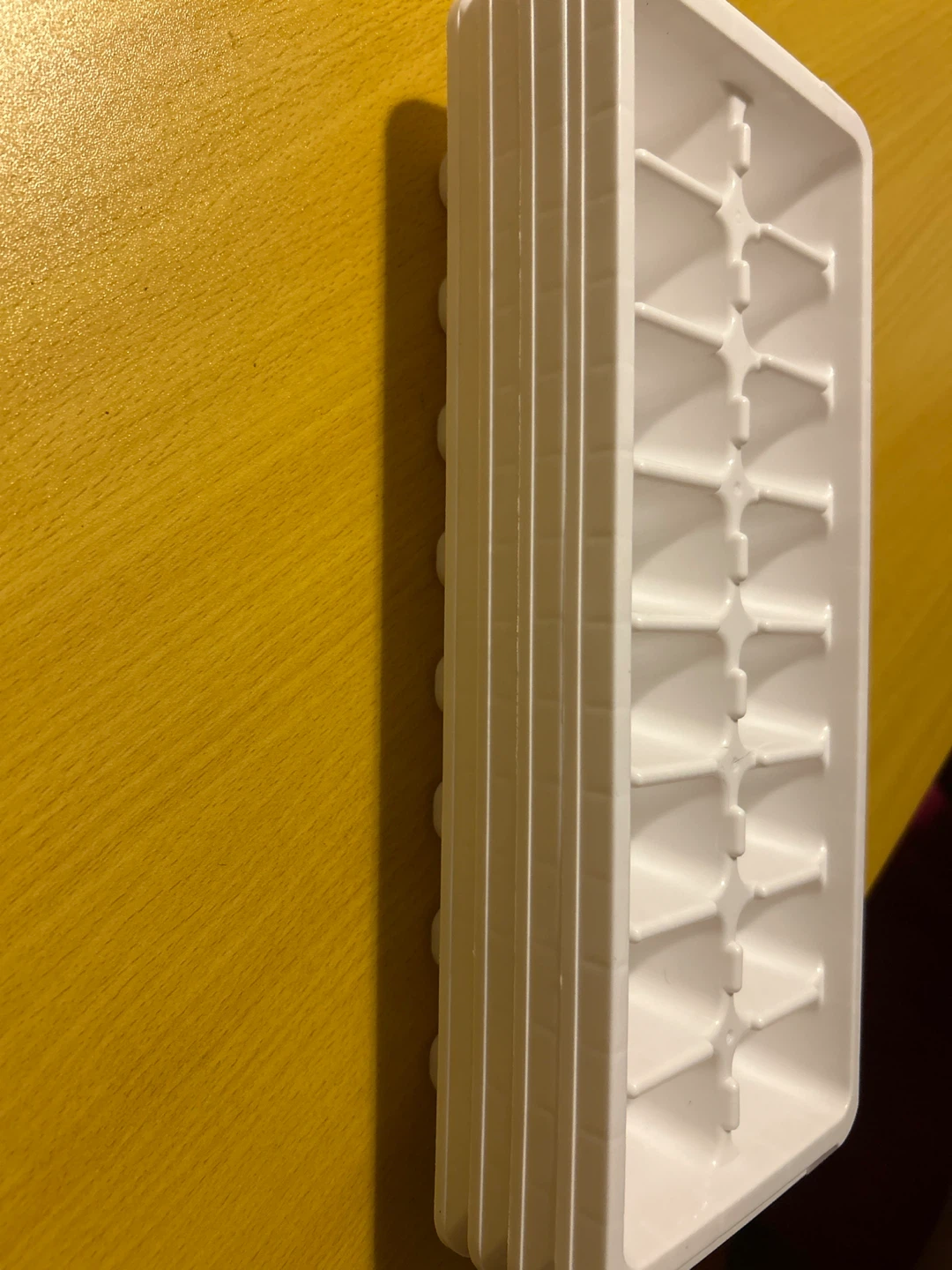Set of 4 White Plastic Ice Cube Trays - photo 2