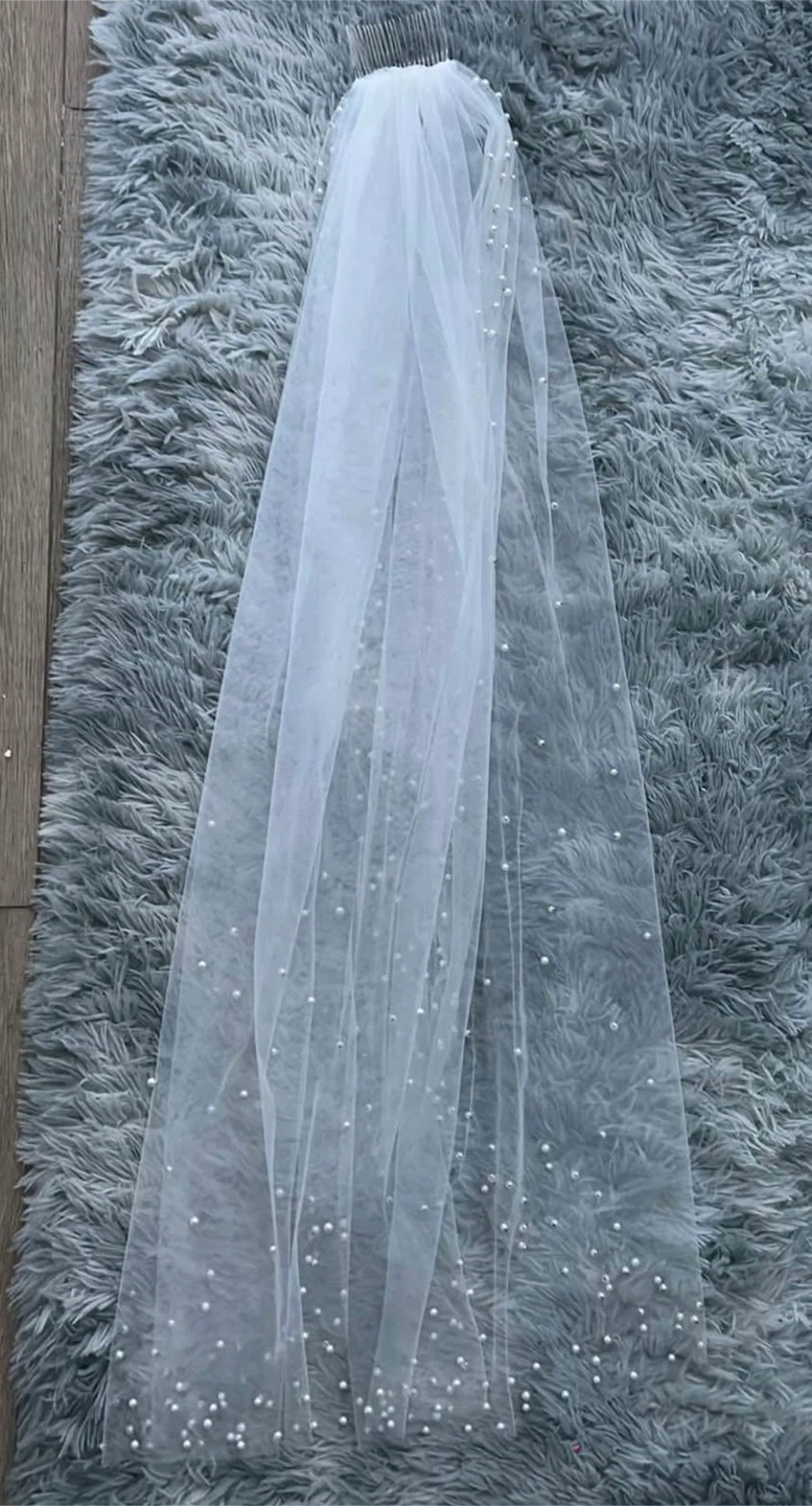 White Wedding Veil with Pearls - photo 2