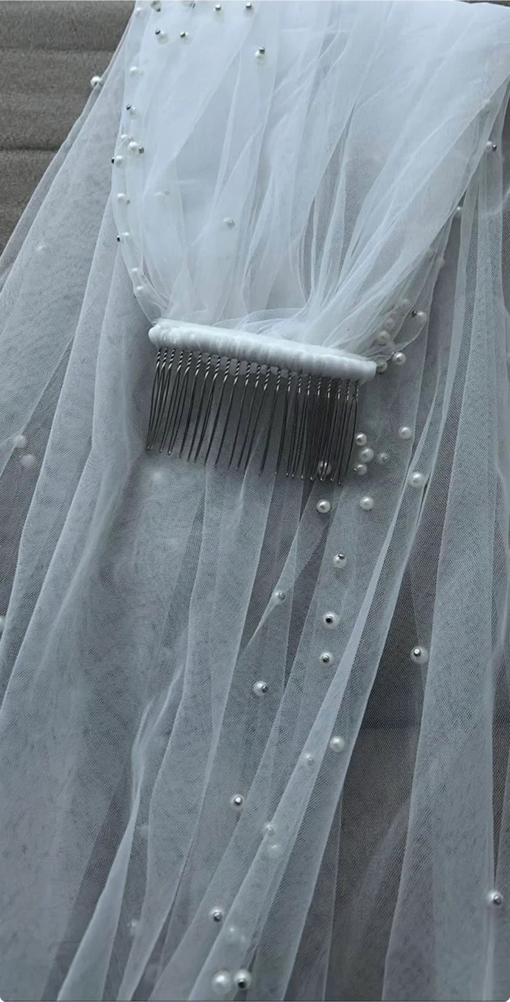 White Wedding Veil with Pearls - photo 3