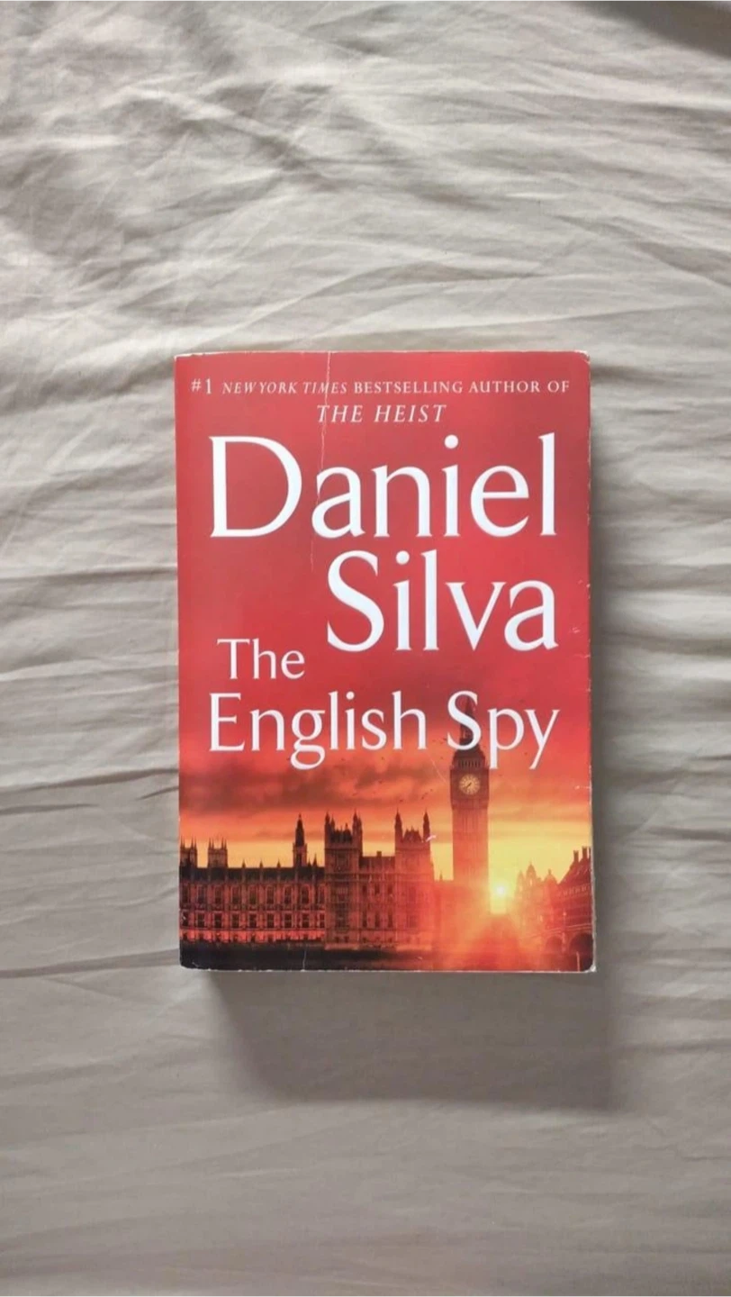 Daniel Silva The English Spy Book
