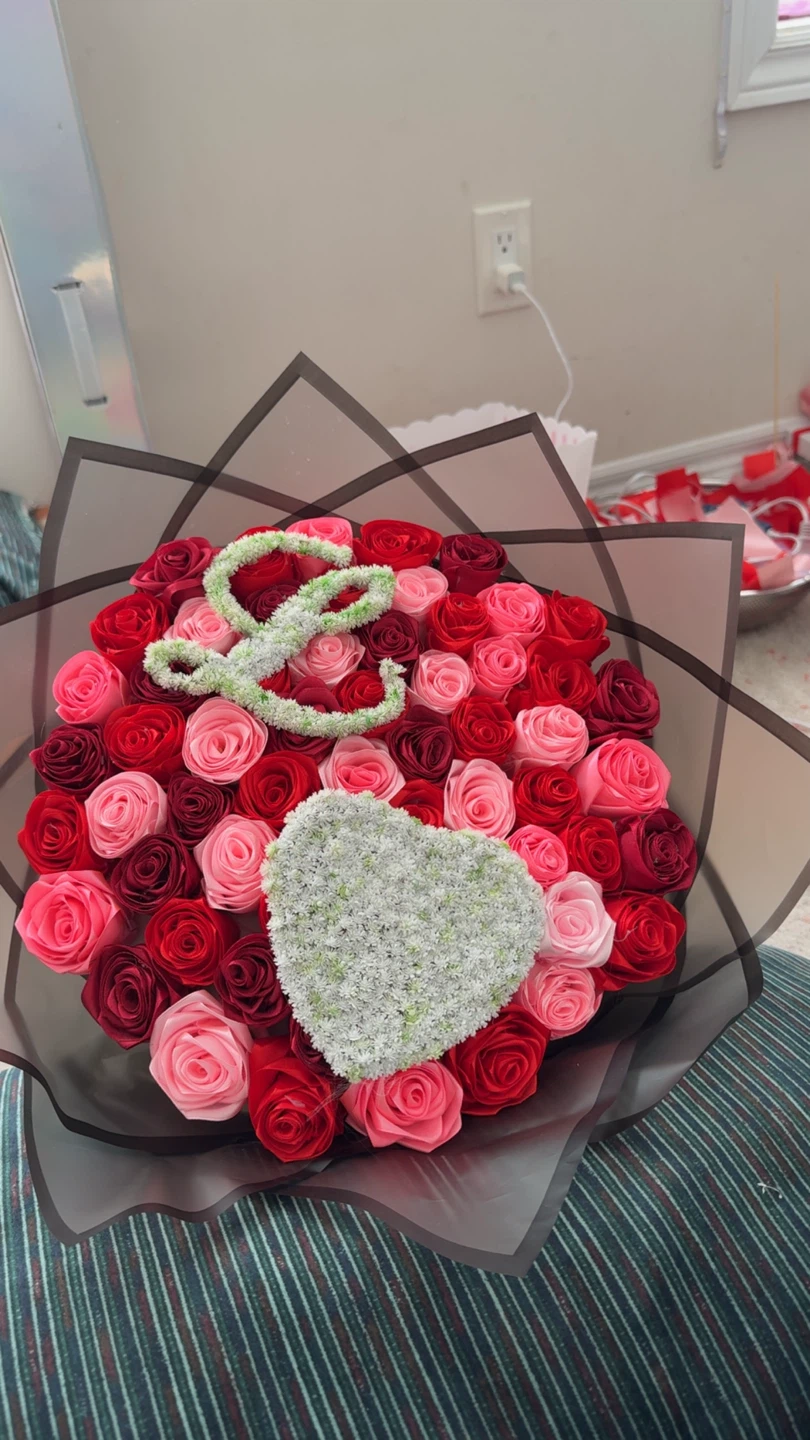 Ribbon Rose Bouquet with 'L' initial and Heart - photo 2
