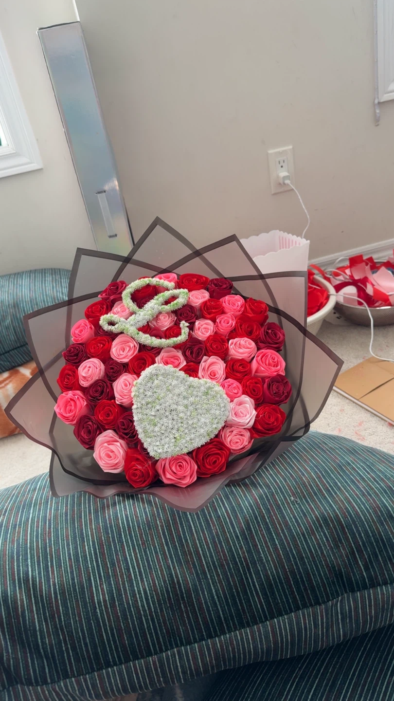 Ribbon Rose Bouquet with 'L' initial and Heart - photo 3