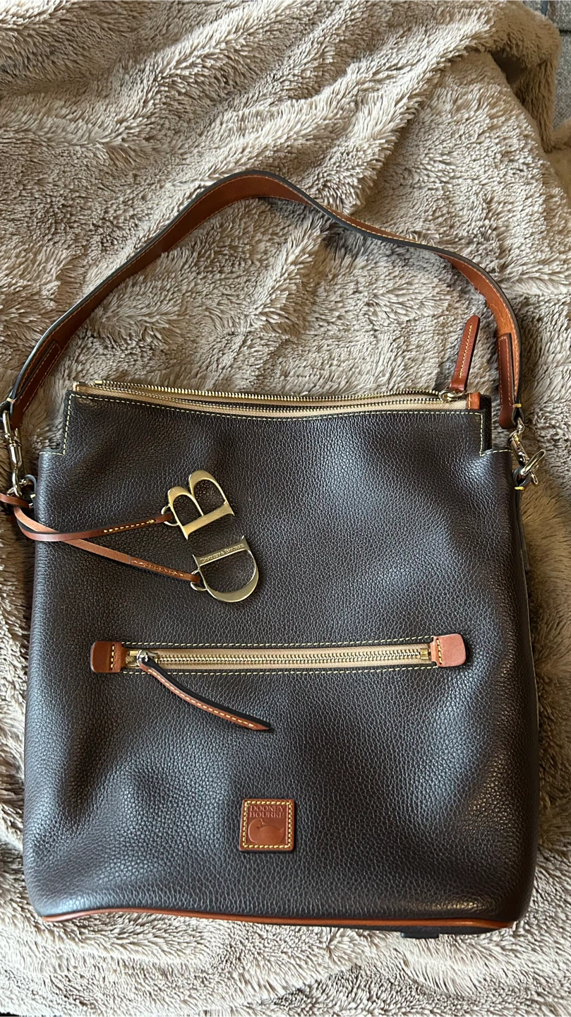 Dooney & Bourke Pebbled Leather Shoulder Bag 🏆