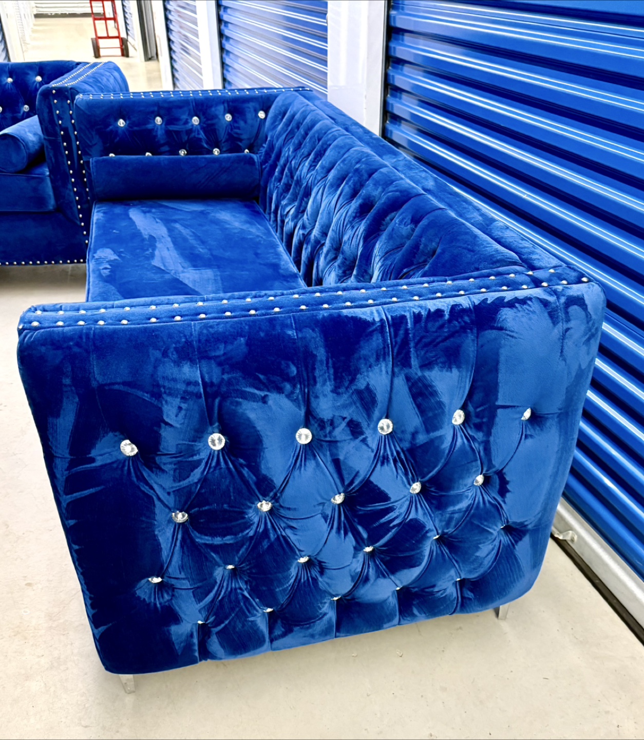 Blue Velvet Chesterfield Sofa - photo 3