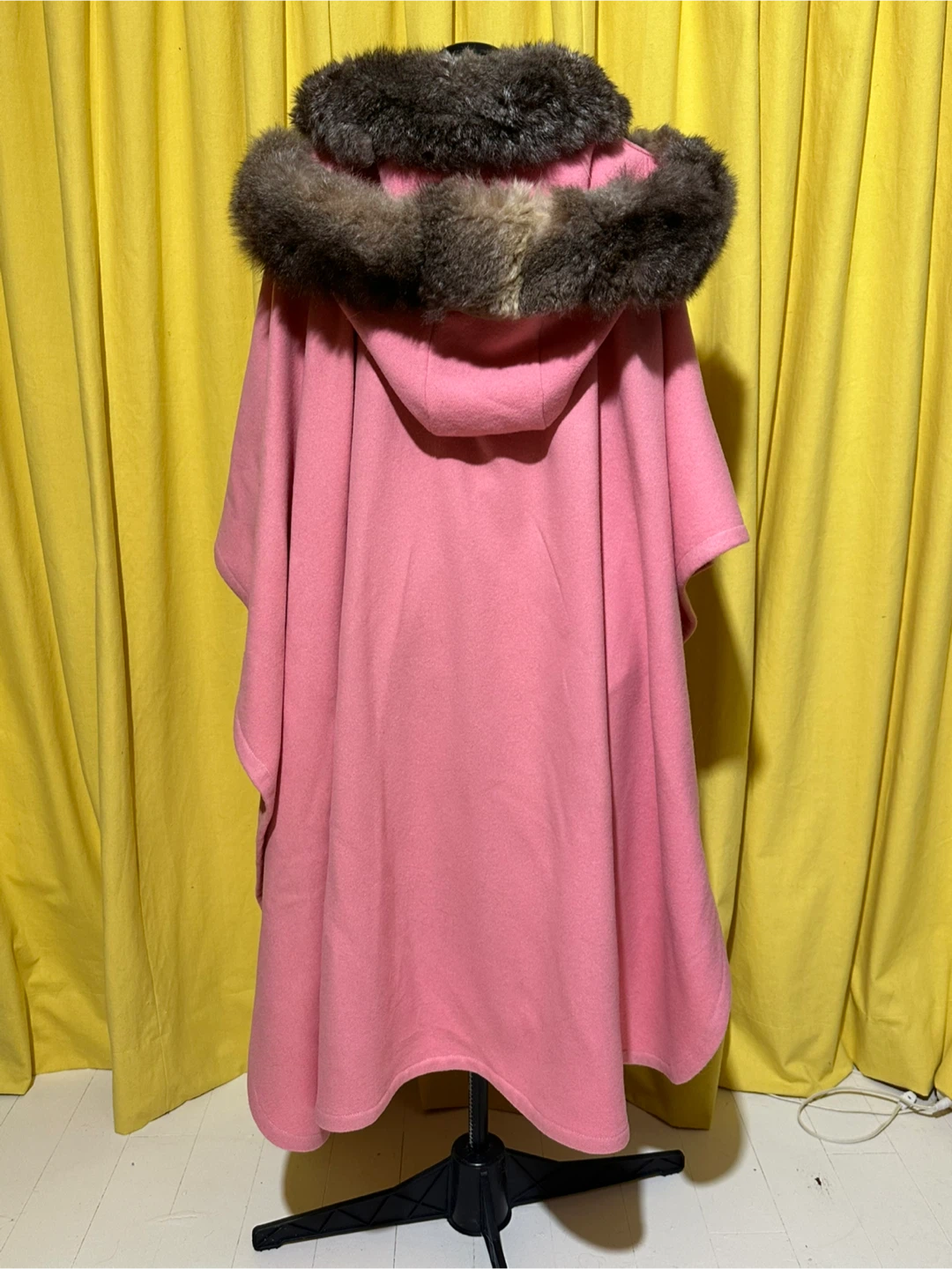 Pink Cape with Rabbit Fur Trim and Hood 100% wool - photo 2