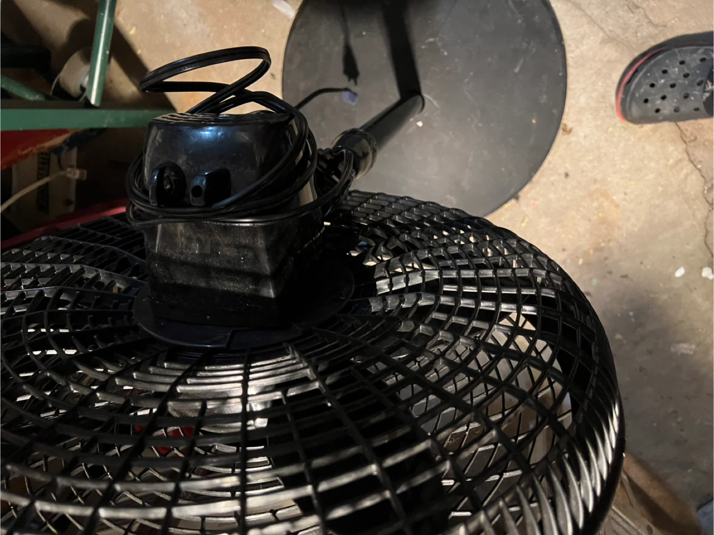 Lasko Black Standing Fan - photo 3
